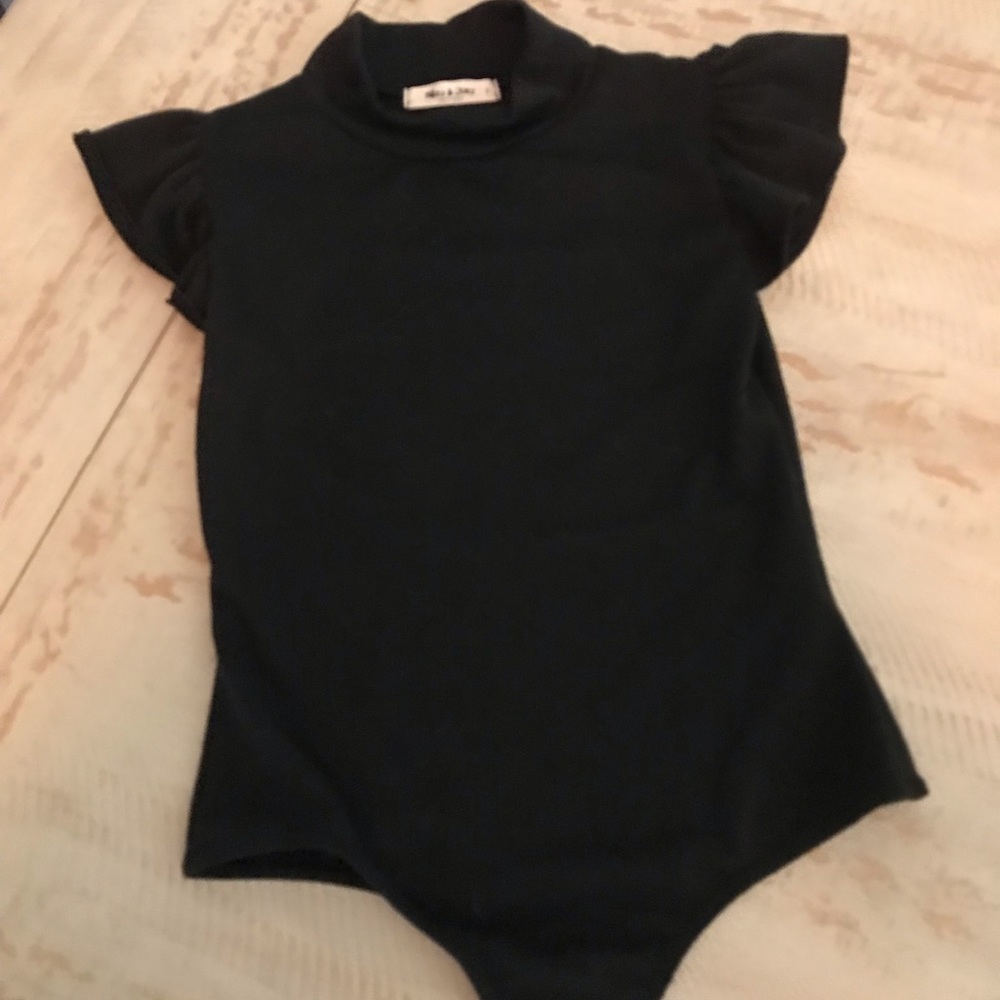 Flutter sleeve bodysuit